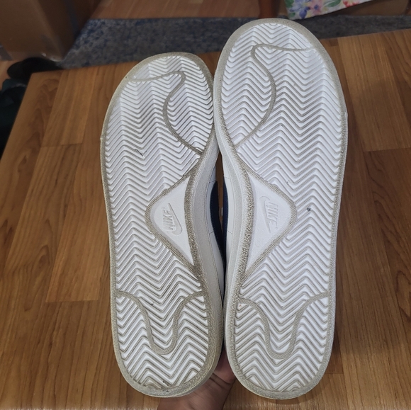 Nike Court Tennis Sneakers Mens Size 11 White And Blue - Picture 7 of 8
